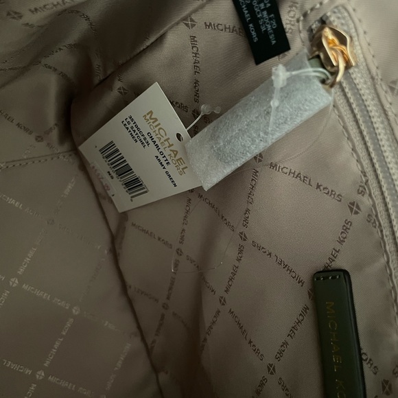 New Mk large satchel 💖 army green color - Picture 4 of 7